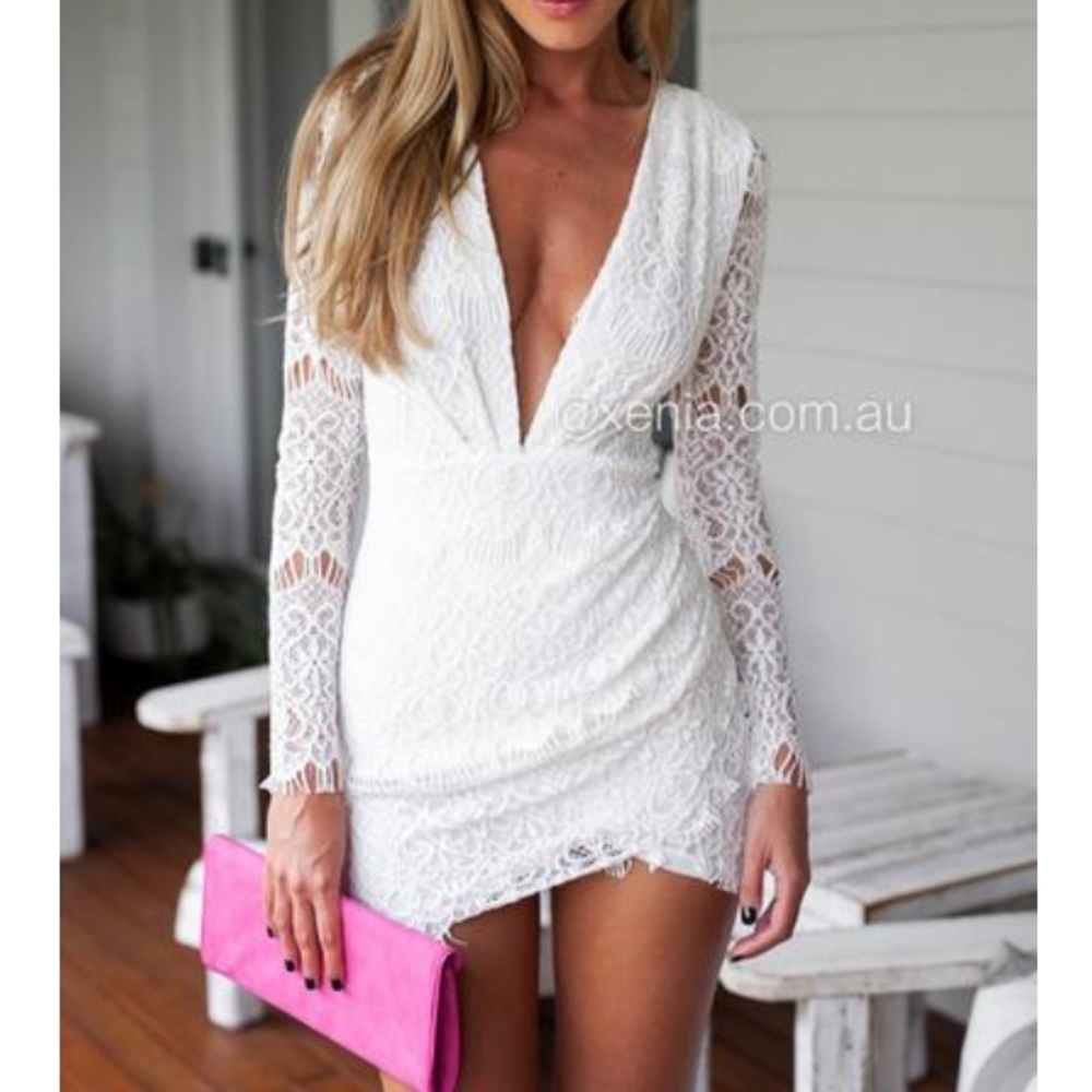 White long sleeve dress
